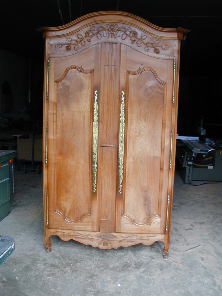 Armoire Louis XV maraîchine