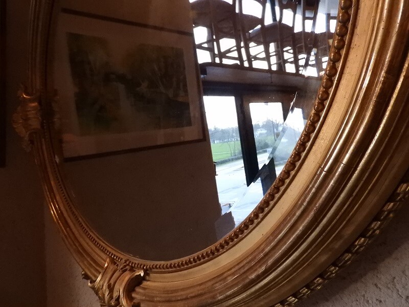 Miroir Louis XV en bois doré Glace biseautée